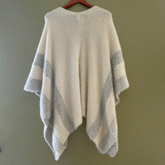 Saturday Sunday Anthropologie Women OS Fuzzy Knit Open Cardigan Poncho Cozy - Picture 6 of 10